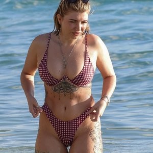 Famous Nude Olivia Buckland 049 pic