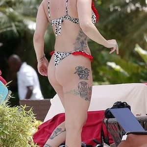 Naked celebrity picture Olivia Buckland 030 pic