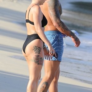 Leaked Celebrity Pic Olivia Buckland 013 pic