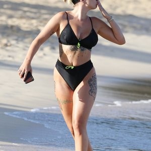 Naked celebrity picture Olivia Buckland 065 pic