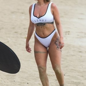 Real Celebrity Nude Olivia Buckland 013 pic