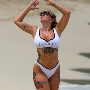 Naked celebrity picture Olivia Buckland 081 pic