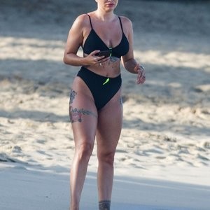 Celebrity Nude Pic Olivia Buckland 031 pic