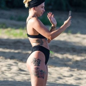 Nude Celebrity Picture Olivia Buckland 090 pic