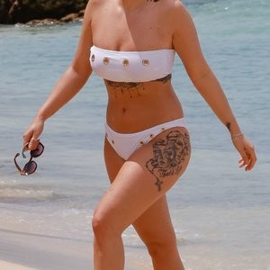 Famous Nude Olivia Buckland 057 pic