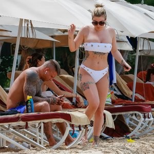 Naked Celebrity Pic Olivia Buckland 062 pic