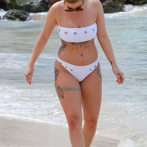 Best Celebrity Nude Olivia Buckland 079 pic