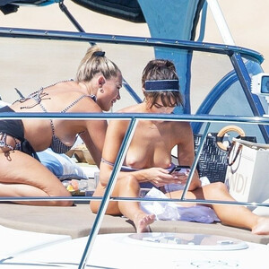 Famous Nude Olivia Culpo 050 pic