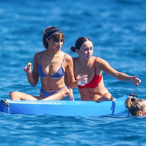 Celeb Nude Olivia Culpo 055 pic