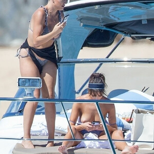 Hot Naked Celeb Olivia Culpo 086 pic