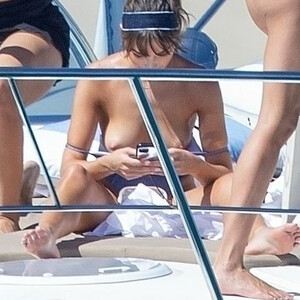 Famous Nude Olivia Culpo 091 pic