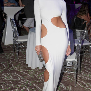 Famous Nude Olivia Culpo 011 pic