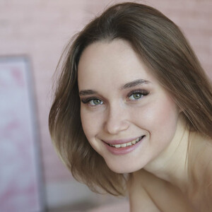 Famous Nude Olivia Myers 109 pic
