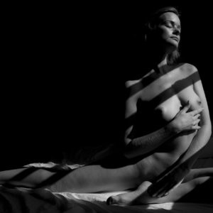 Naked Celebrity Pic Olivia Preston 028 pic
