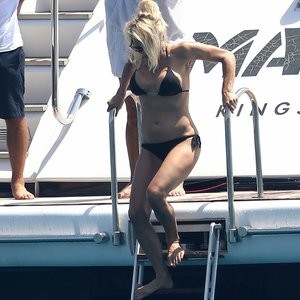 Naked Celebrity Pamela Anderson 120 pic