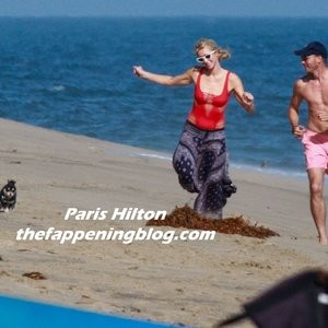 Newest Celebrity Nude Paris Hilton 045 pic