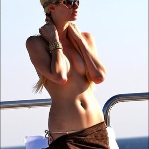Leaked Paris Hilton 076 pic