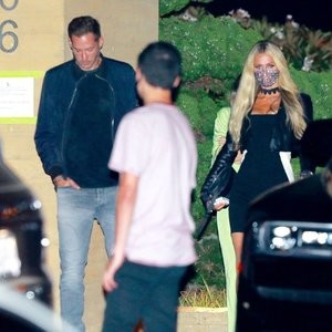 Paris Hilton Pulls Out Her Dress for a Dinner Date in Malibu (49 Photos) – Leaked Nudes
