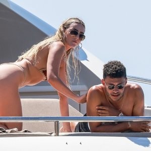 Celeb Naked Perrie Edwards 005 pic