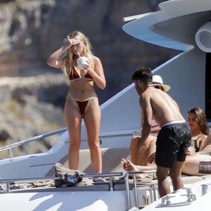 Nude Celebrity Picture Perrie Edwards 010 pic