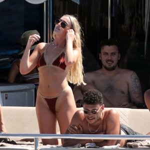 Nude Celebrity Picture Perrie Edwards 069 pic