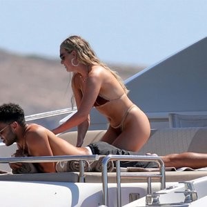 Celeb Nude Perrie Edwards 070 pic