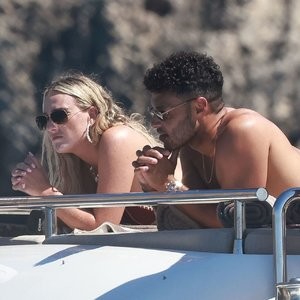 Hot Naked Celeb Perrie Edwards 038 pic