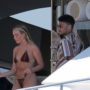 celeb nude Perrie Edwards 060 pic