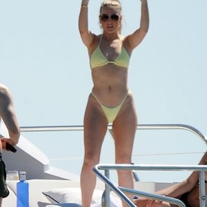 Hot Naked Celeb Perrie Edwards 030 pic