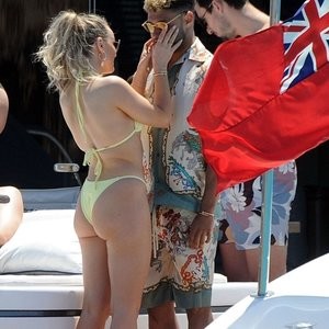 nude celebrities Perrie Edwards 092 pic