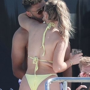 Celeb Naked Perrie Edwards 128 pic