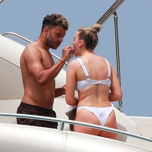 Celebrity Naked Perrie Edwards 004 pic