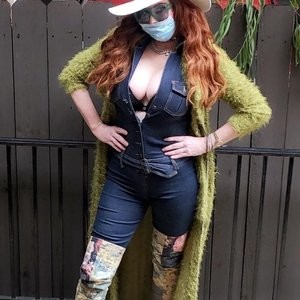 Phoebe Price Poses for Photos in her Coronavirus Mask (21 Photos) – Leaked Nudes