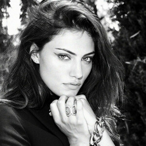 celeb nude Phoebe Tonkin 062 pic