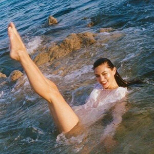 Nude Celeb Phoebe Tonkin 076 pic