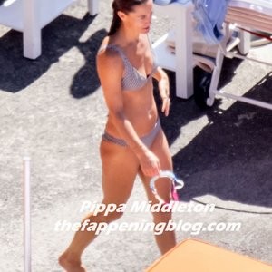 Naked celebrity picture Pippa Middleton 004 pic