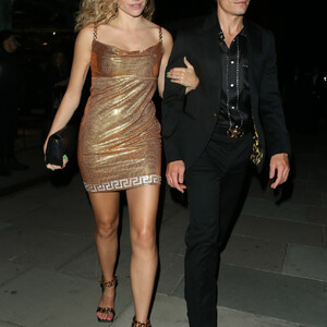Famous Nude Pixie Lott 117 pic
