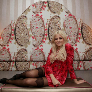 Naked Celebrity Pic Pixie Lott 013 pic