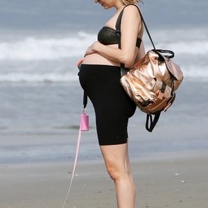 Rachel McCord Wears a Mask and Shows Off her Baby Bump at the Beach (15 Photos) - Leaked Nudes