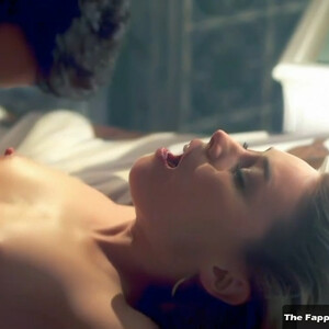 celeb nude Rebecca Blumhagen 002 pic