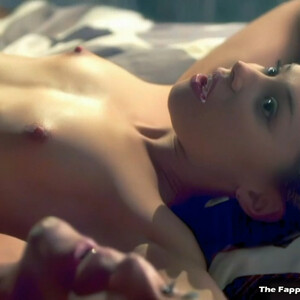 Celebrity Nude Pic Rebecca Blumhagen 004 pic