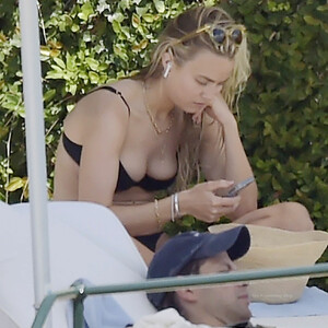 Celebrity  Nude Photo Rebecca Rittenhouse 036 pic