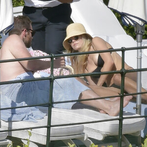 Naked Celebrity Pic Rebecca Rittenhouse 055 pic