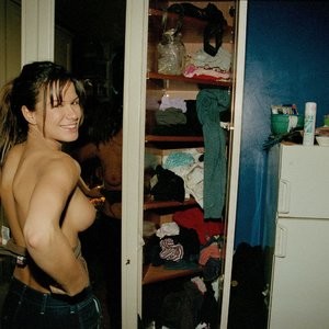 Rhona Mitra Topless & Sexy (4 Photos) – Leaked Nudes