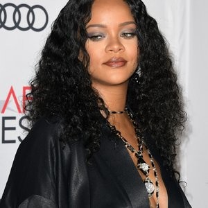 Naked celebrity picture Rihanna 012 pic