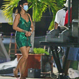 Naked Celebrity Rihanna 040 pic