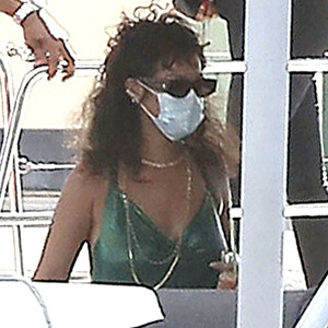 Leaked Celebrity Pic Rihanna 043 pic