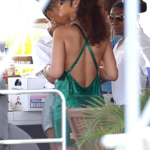 Naked Celebrity Pic Rihanna 057 pic