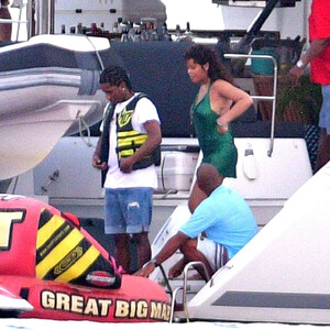 Rihanna Chills Out on a Catamaran with Her New Beau on Their Holiday in Barbados (68 Photos) - Leaked Nudes