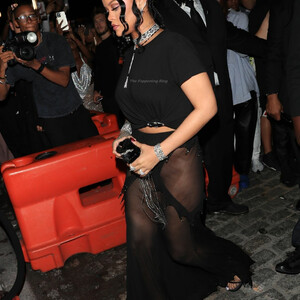 Naked Celebrity Pic Rihanna 007 pic